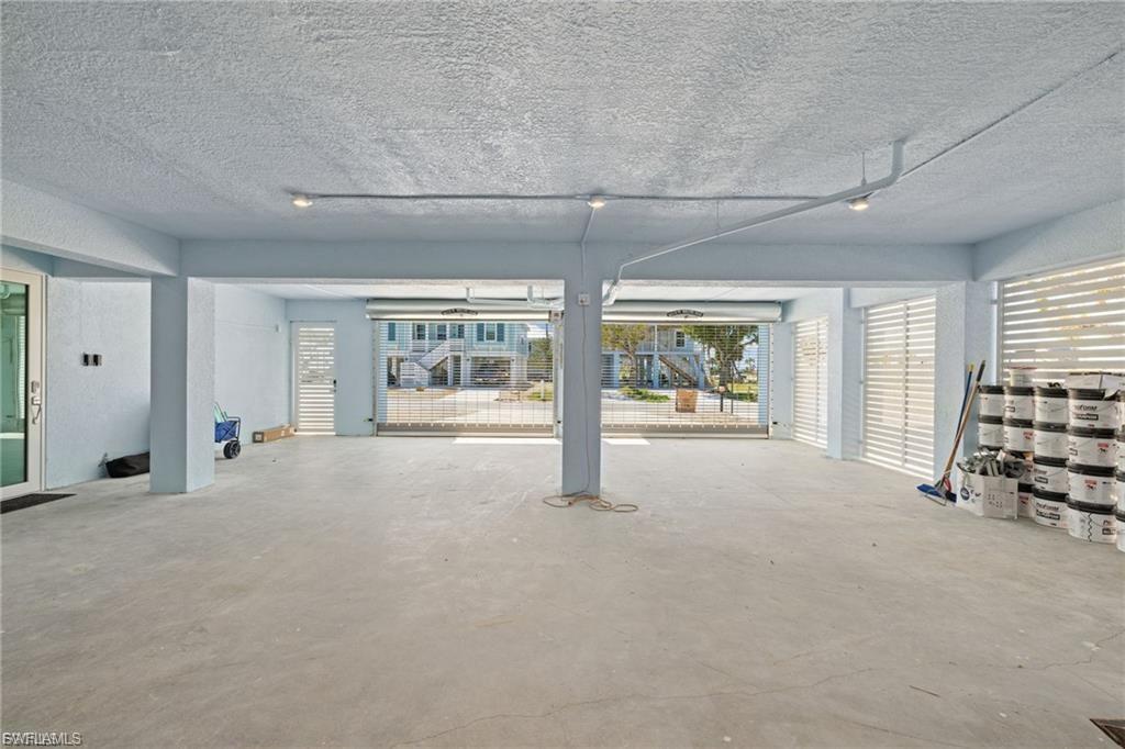 121 Hibiscus DR photo 8