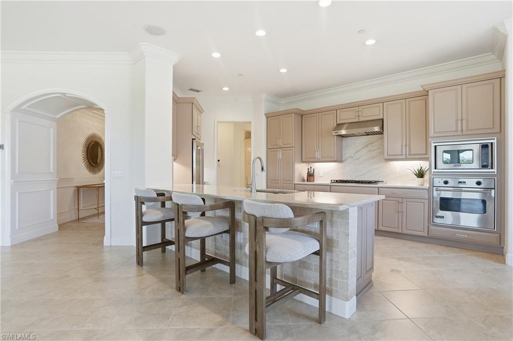 2543 Marquesa Royale LN 4-302
