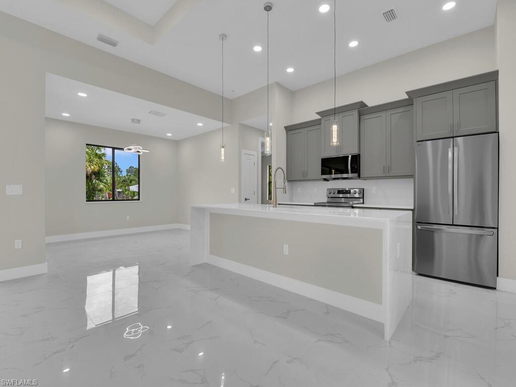 410 Plumosa AVE photo 6
