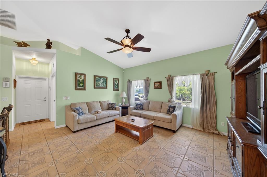 3815 NW 5th TER