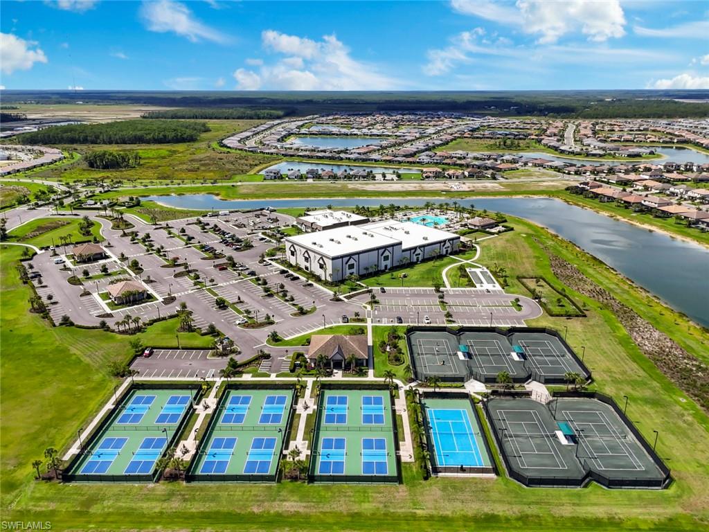 Outdoor Tennis & Pickleball