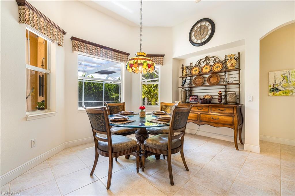Eat in kitchen area