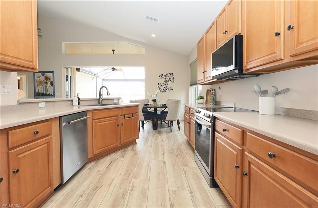 9227 Independence WAY photo 7