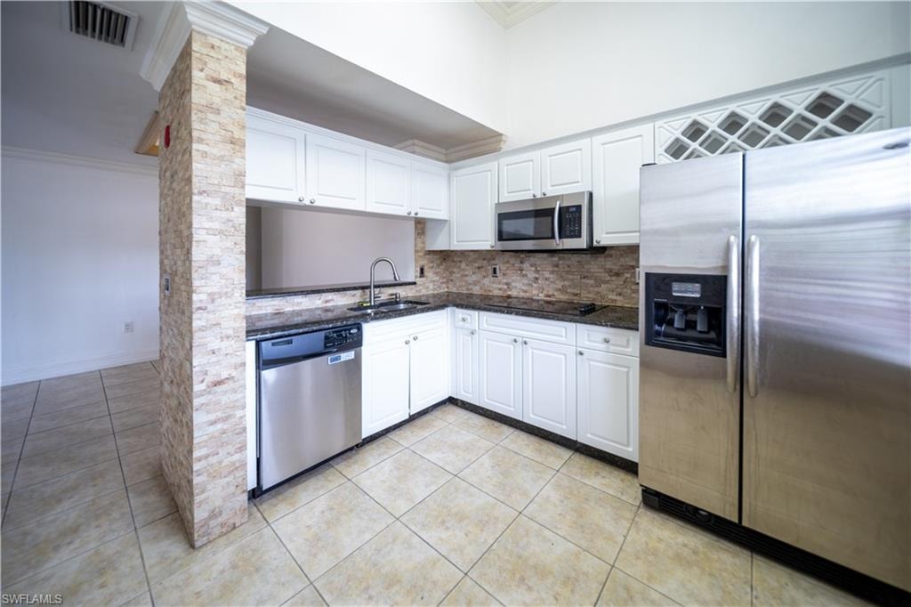 3407 Winkler AVE 304