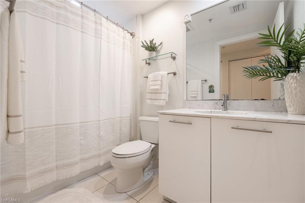 Hall Full Bathroom
