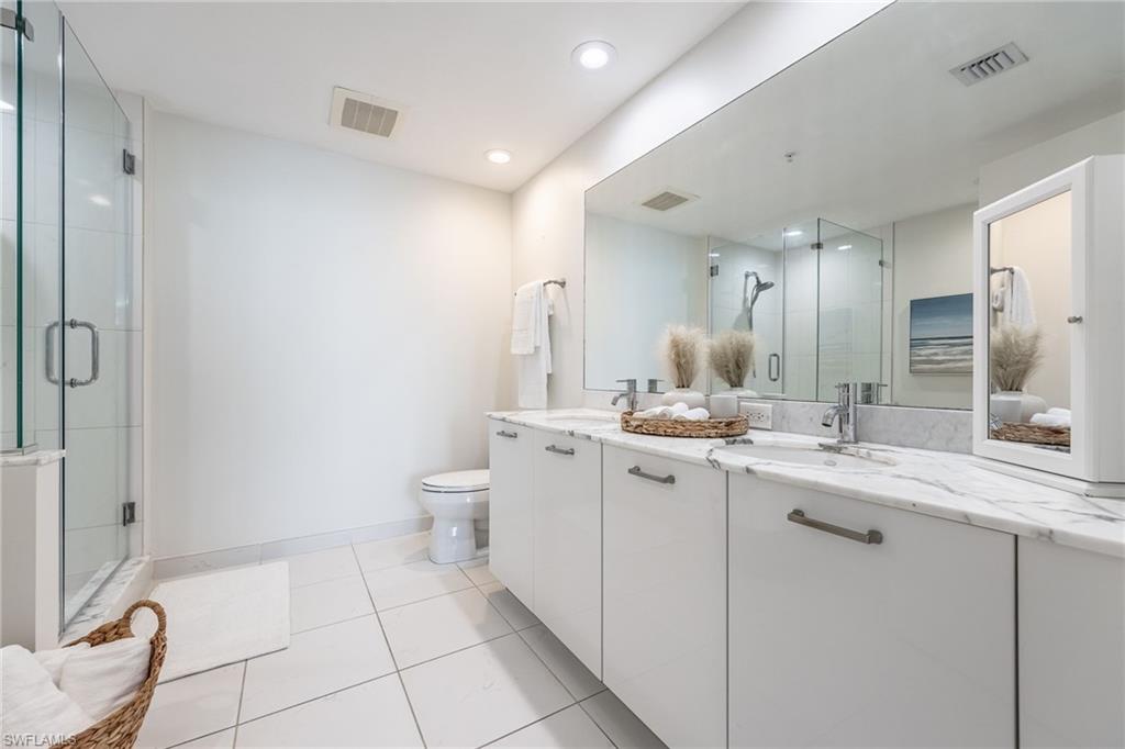 Double Sink with Storage