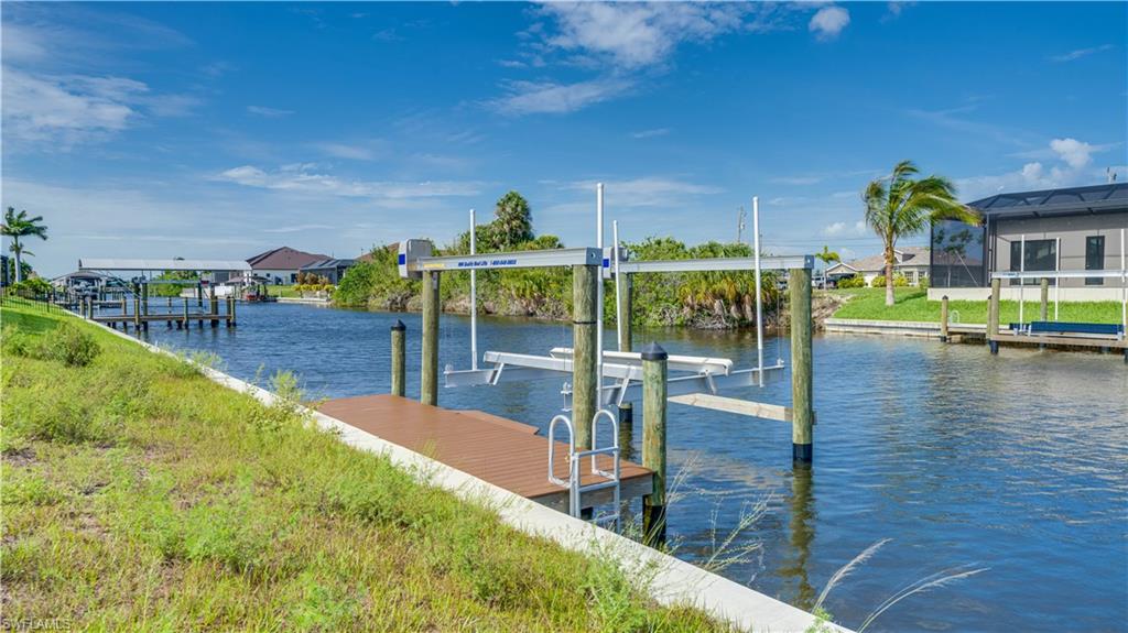 NEW Seawall & Boat Lift