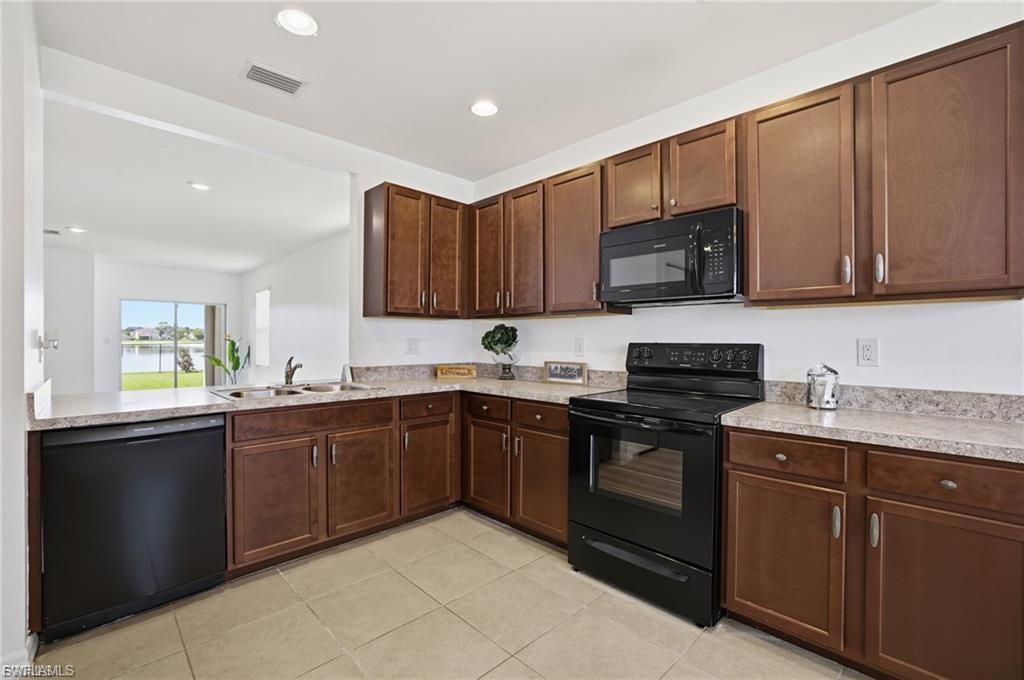 10884 Marble Brook BLVD photo 6