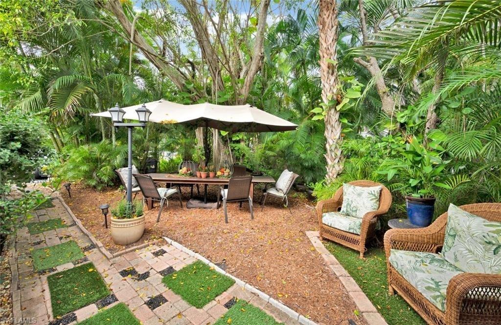 Potential for side yard off the kitchen