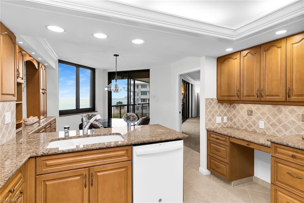 840 Collier BLVD 706 photo 12