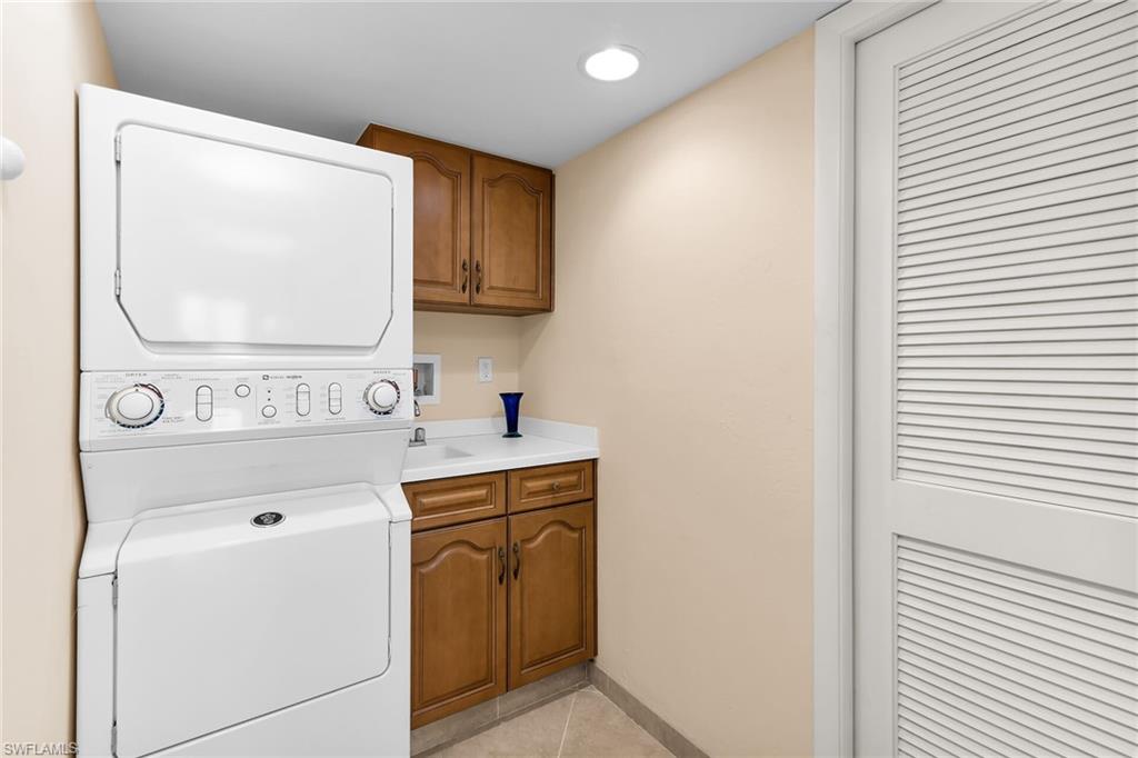 840 Collier BLVD 706 photo 30