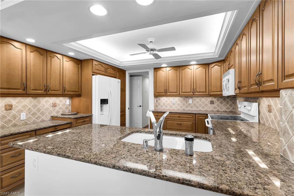 840 Collier BLVD 706 photo 10