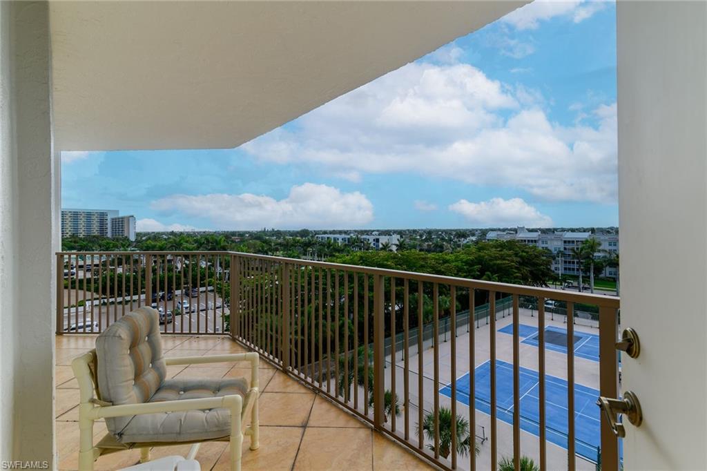 840 Collier BLVD 706 photo 25