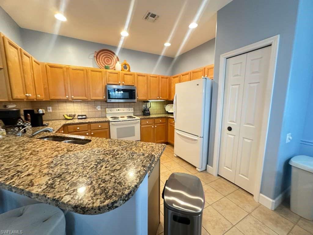 9250 Bayberry BEND 202 photo 27