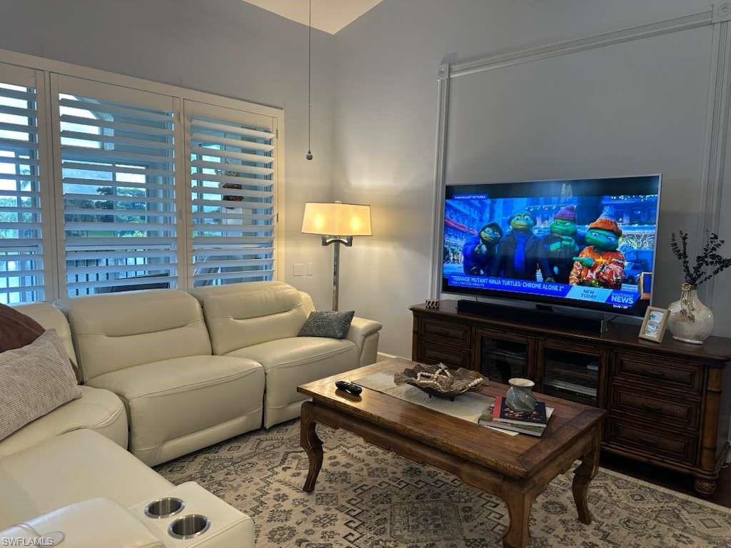 9250 Bayberry BEND 202 photo 18