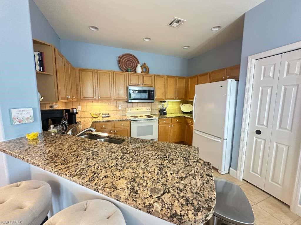9250 Bayberry BEND 202 photo 25