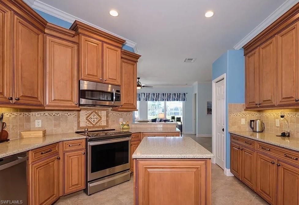 16320 Willowcrest WAY photo 9