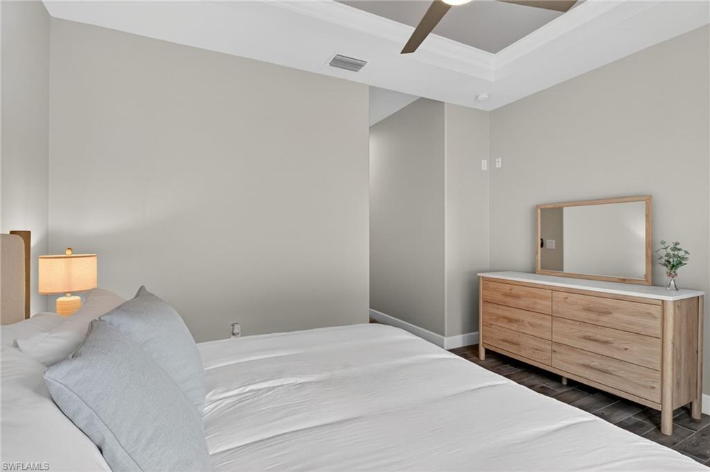 King size bed