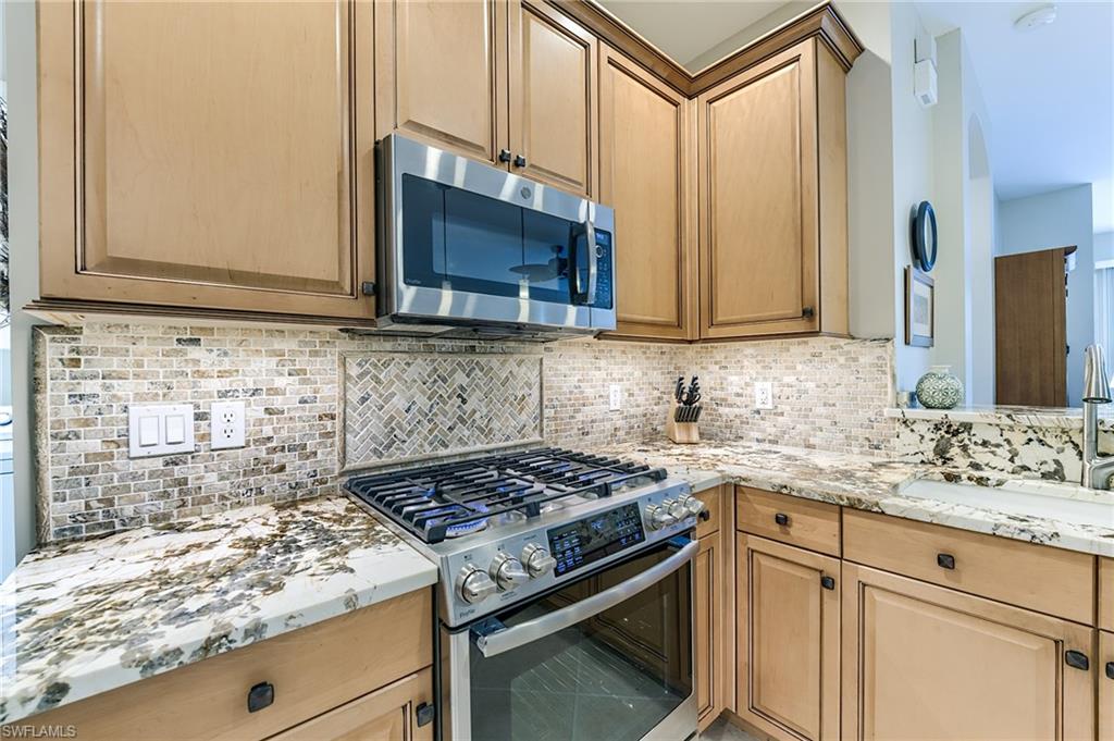 9211 Aviano DR photo 18