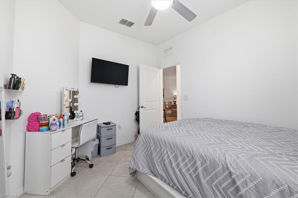 2636 Vine AVE photo 25