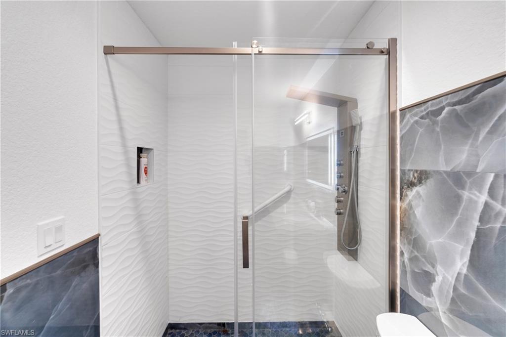 6511 Royal Woods DR photo 21