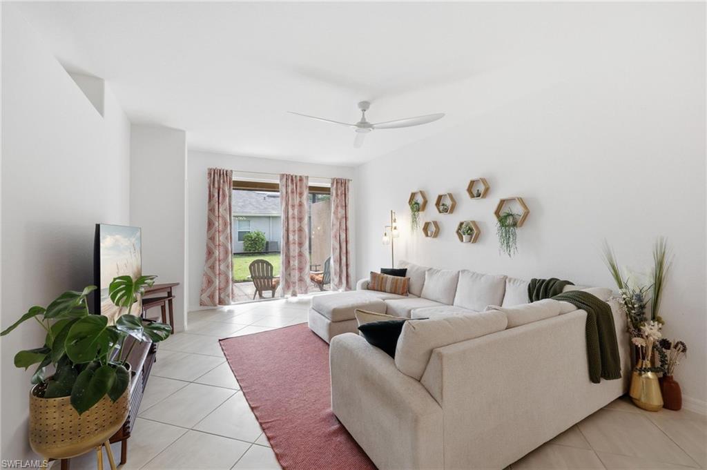 2584 Vine AVE photo 10