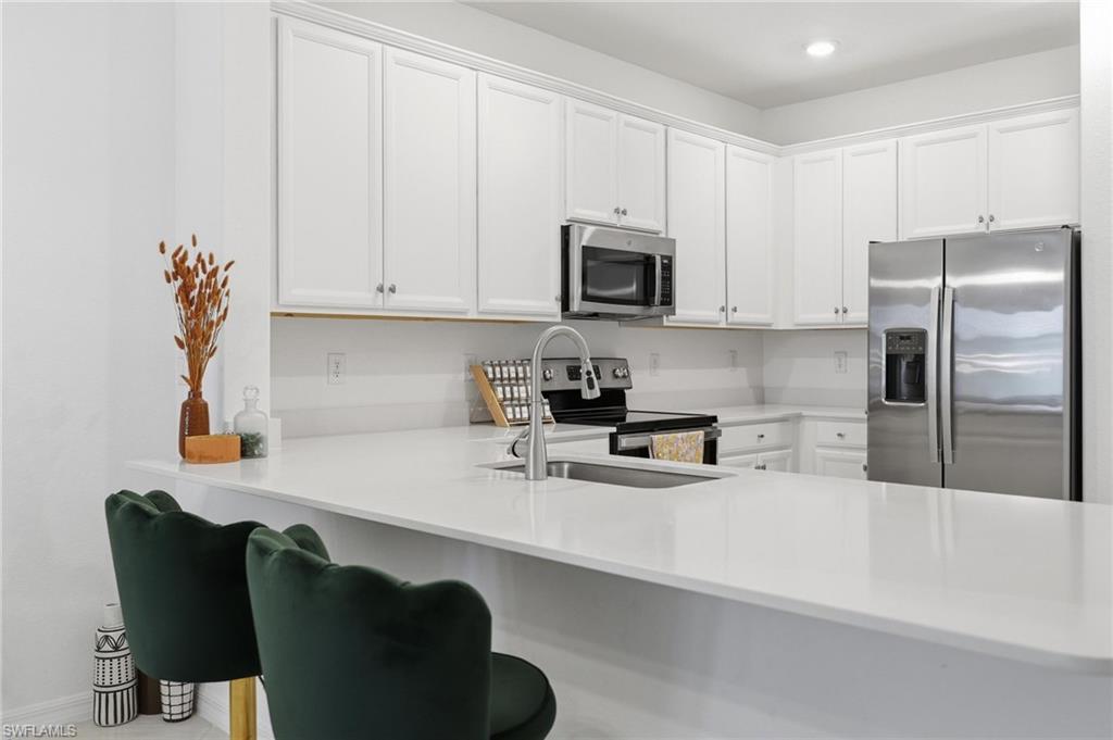 2584 Vine AVE photo 8