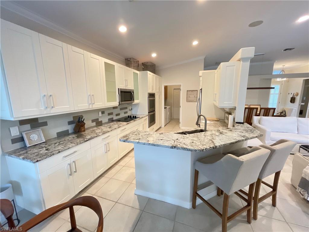 CUSTOM KITCHEN