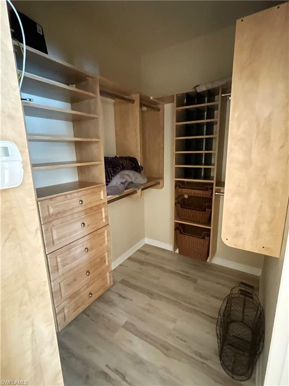 MASTER WALK IN CLOSET