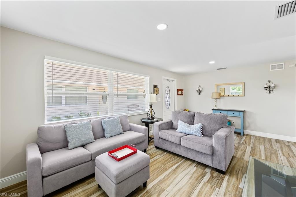 668 A Living room