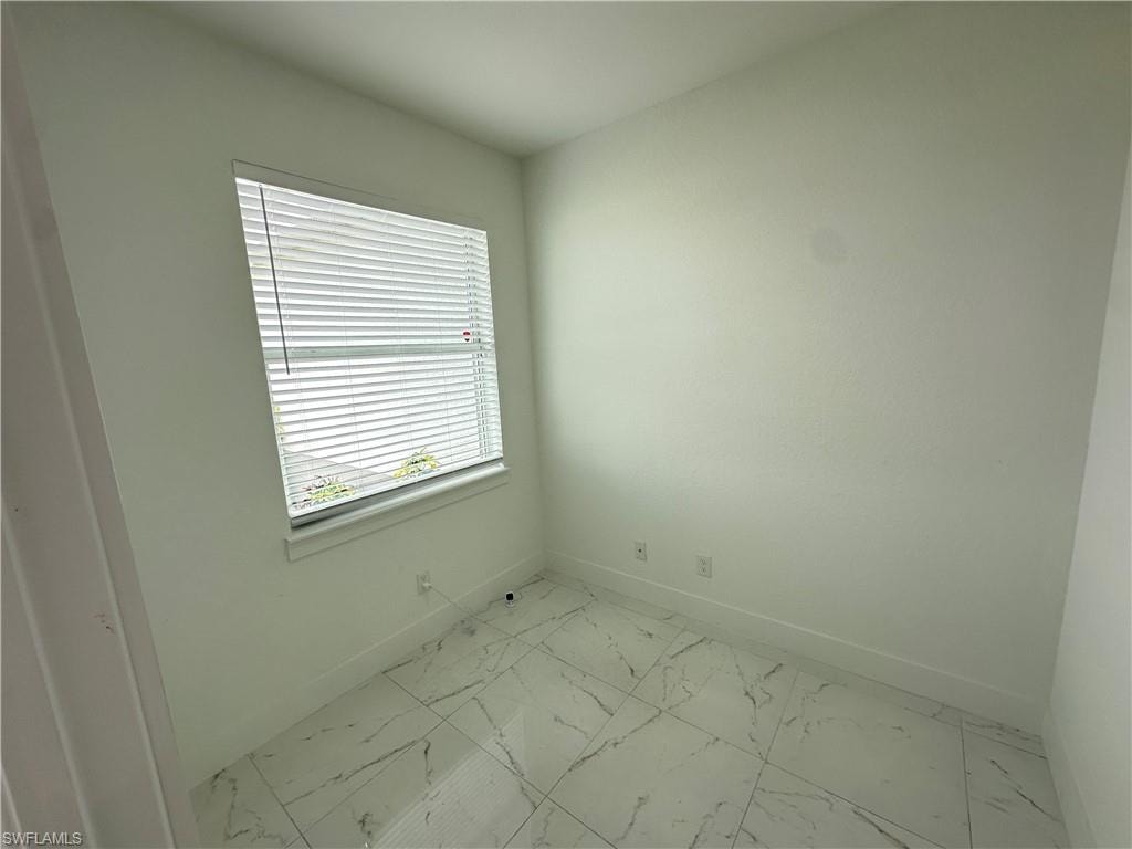 COZY DEN NEAR ENTRY