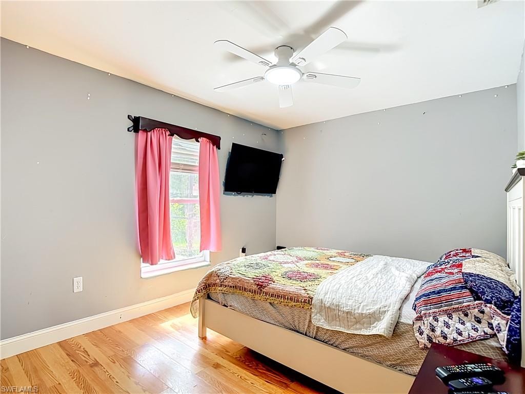 704 Moore AVE photo 31