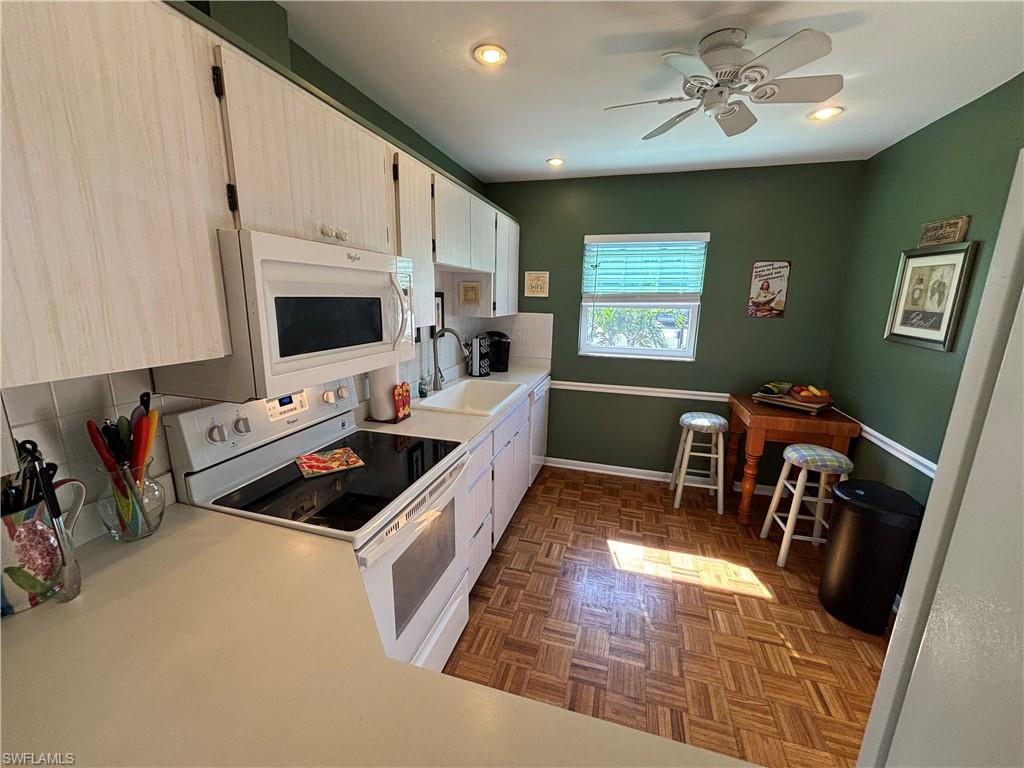 1515 Edgewater CIR photo 12