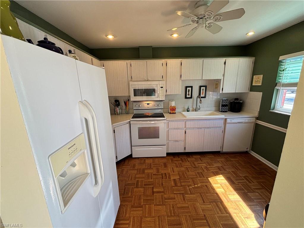 1515 Edgewater CIR photo 9