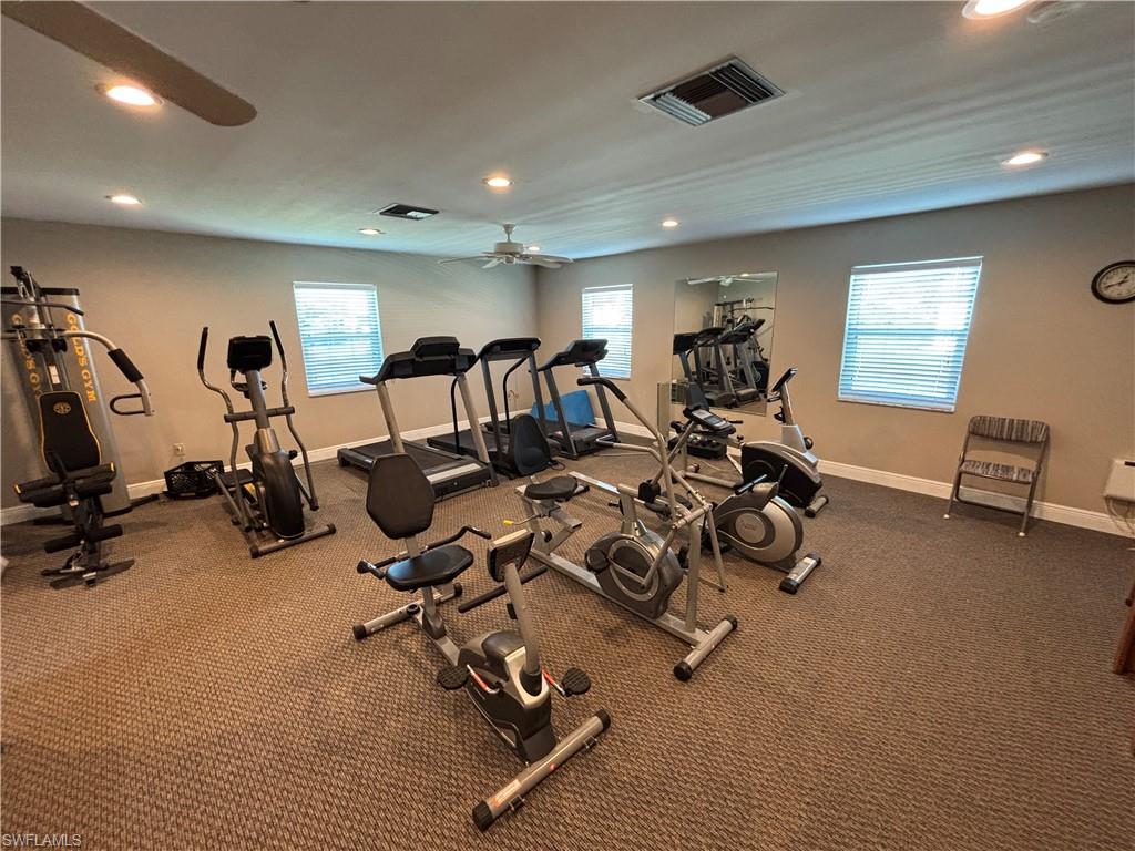 1515 Edgewater CIR photo 34