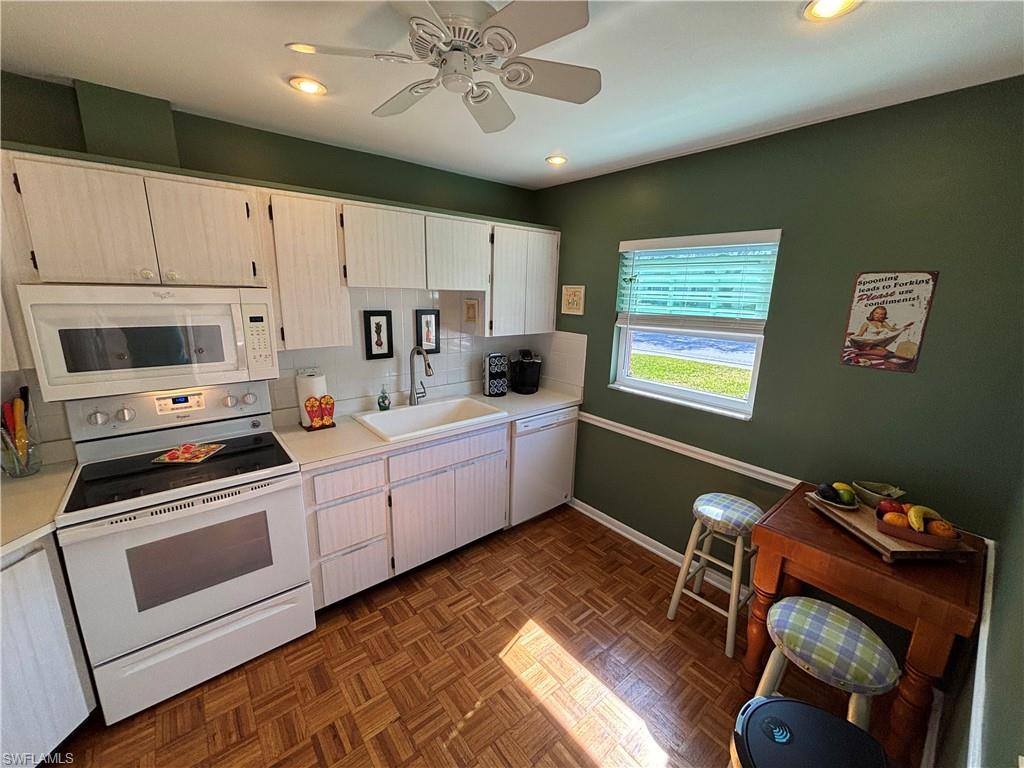 1515 Edgewater CIR photo 10