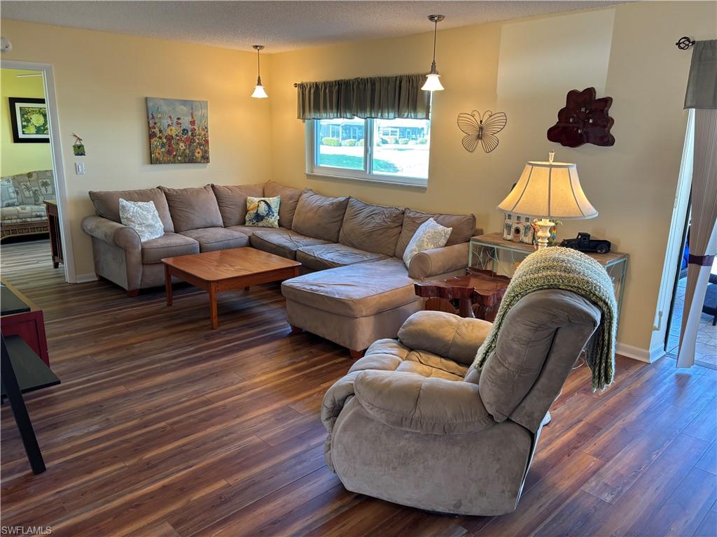 1515 Edgewater CIR photo 15