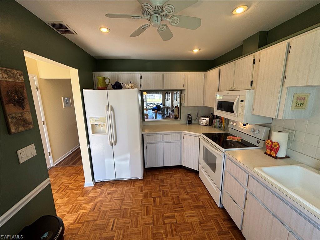 1515 Edgewater CIR photo 11