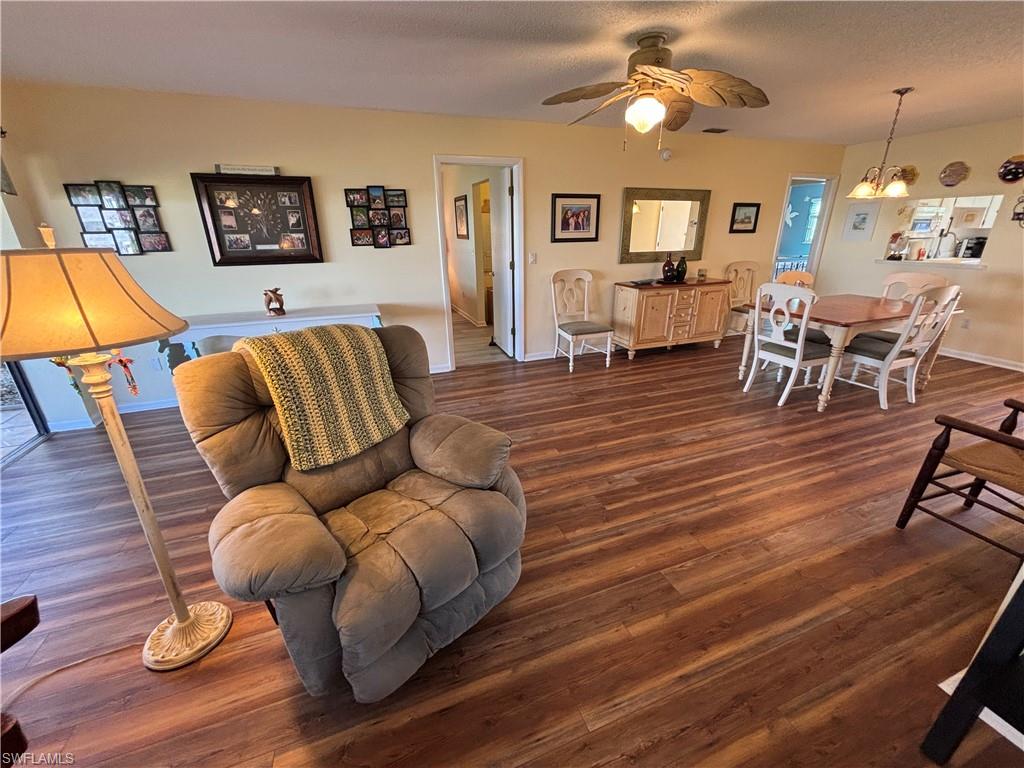 1515 Edgewater CIR photo 19