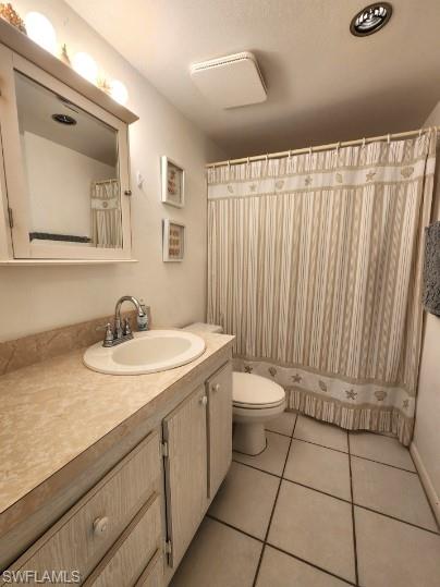 2000 Alamanda DR 206 photo 13