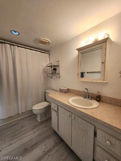 2000 Alamanda DR 206 photo 10