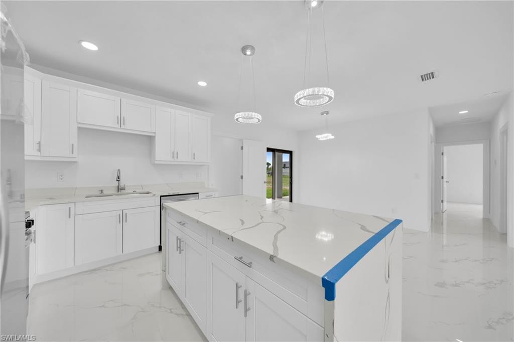 3721 NE 11th PL photo 12