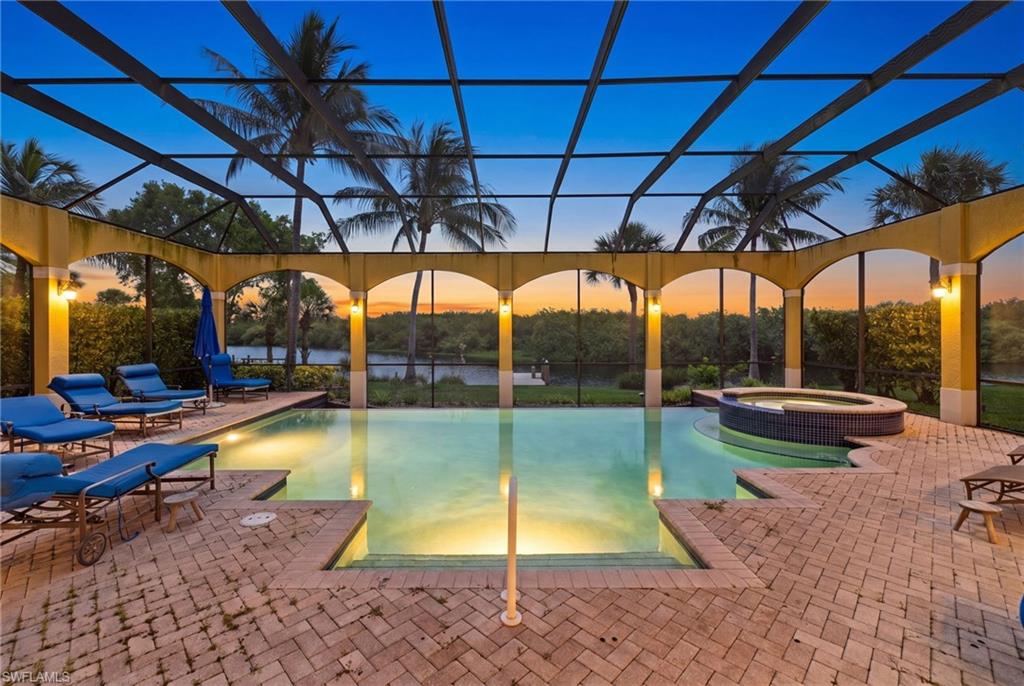 8572 Bellagio DR