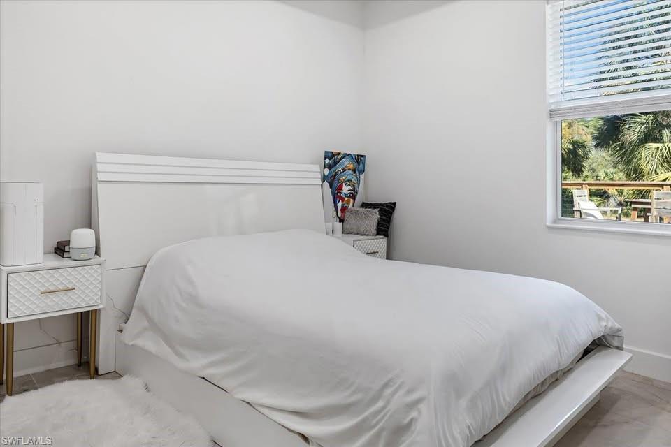 155 Thornton AVE S photo 7