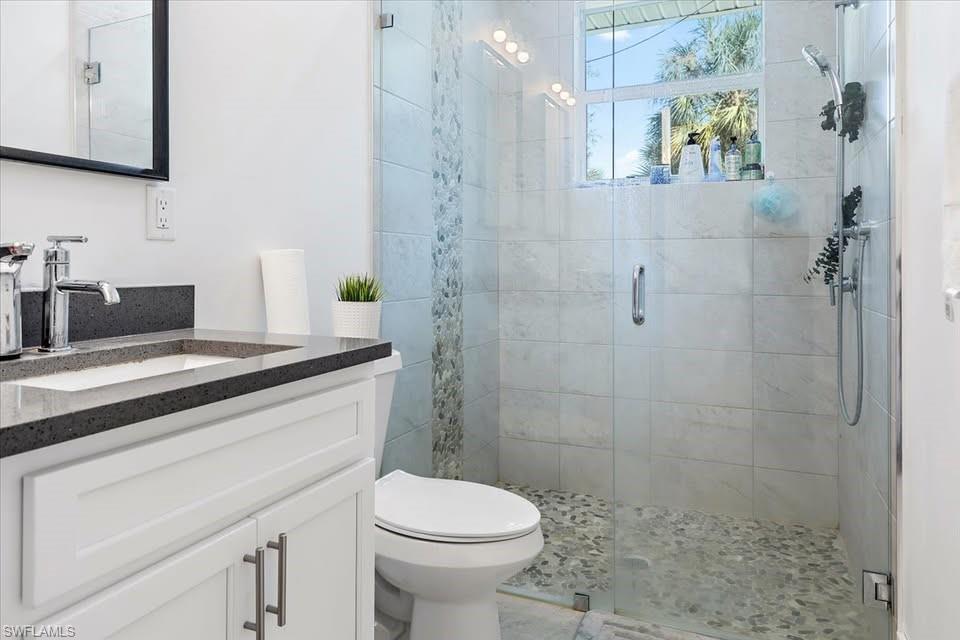 155 Thornton AVE S photo 8