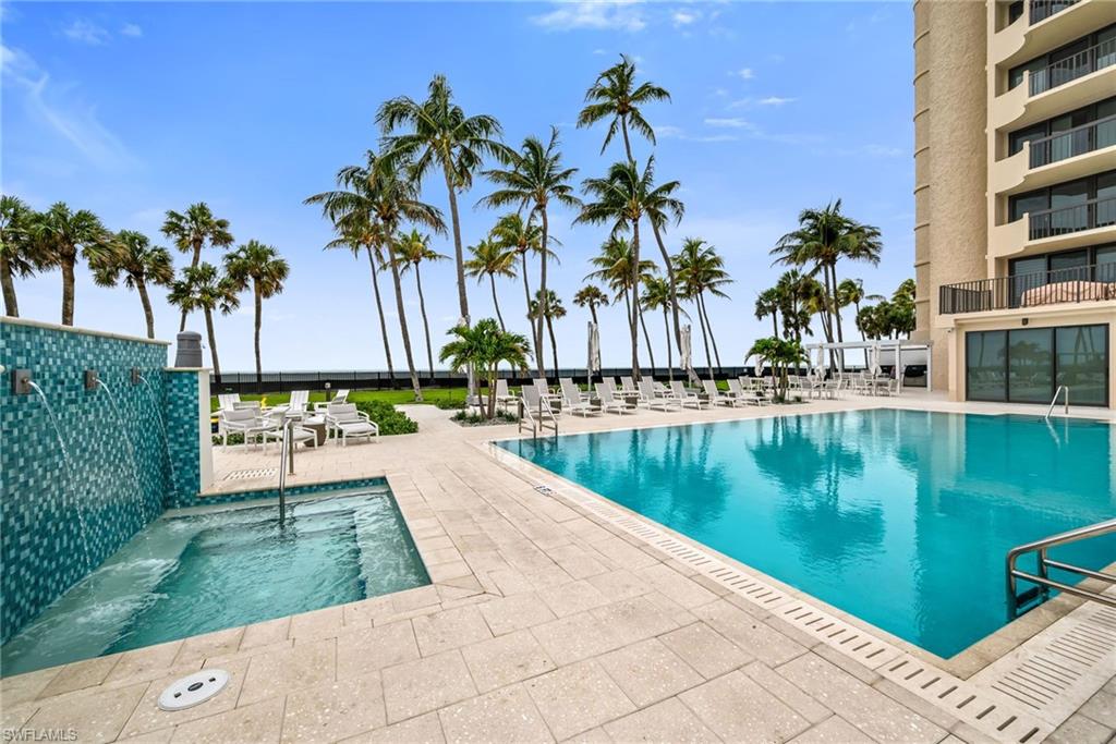 Relax poolside and enjoy the ultimate Florida lifestyle!