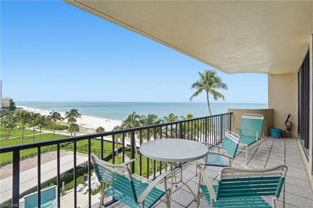Wake up to stunning coastal vistas and the soothing sights of the Gulf