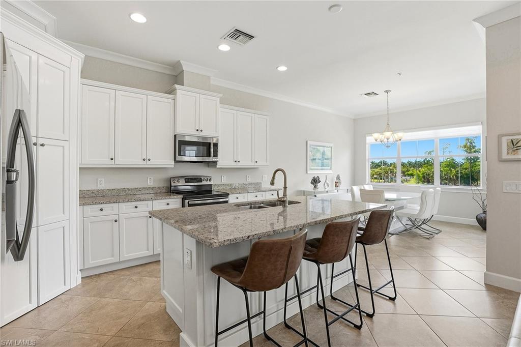 6561 Dominica DR 201 photo 9