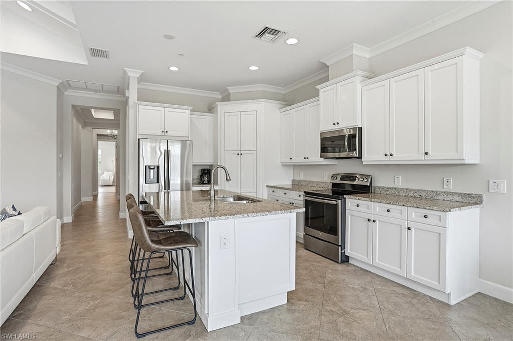 6561 Dominica DR 201 photo 10