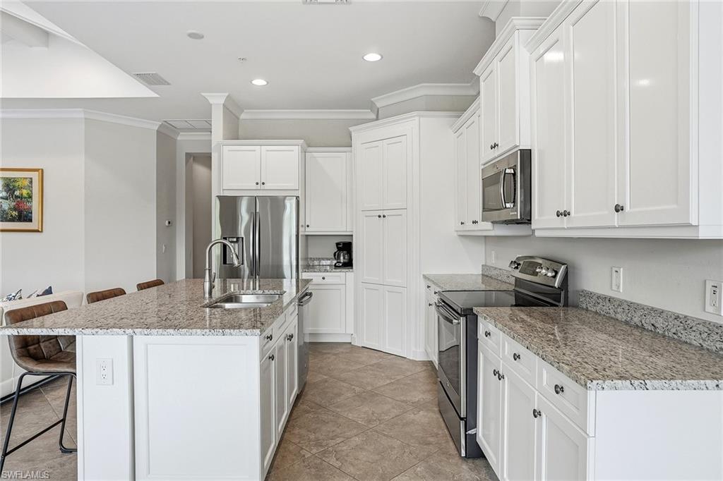 6561 Dominica DR 201 photo 11